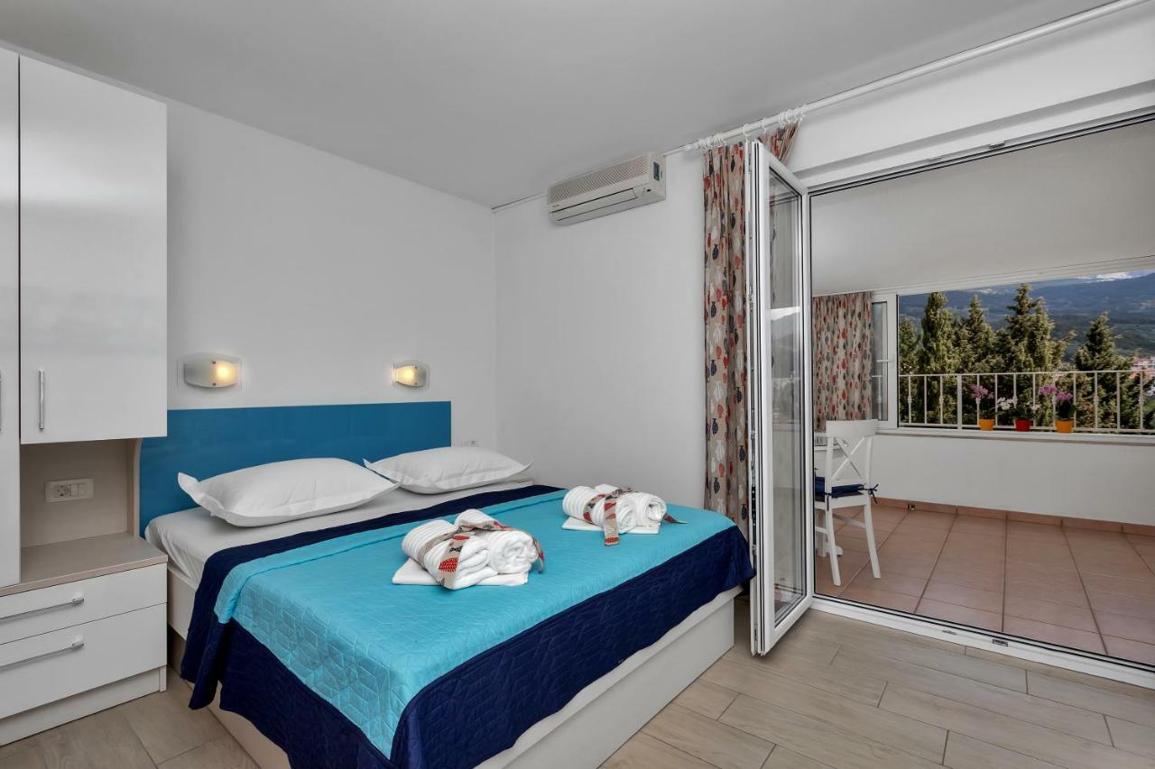 Apartments Ratko Tucepi Exterior photo