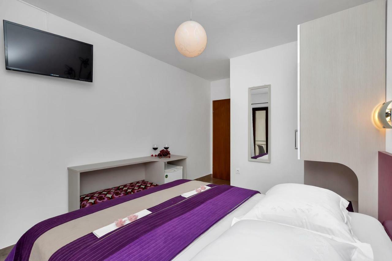Apartments Ratko Tucepi Exterior photo